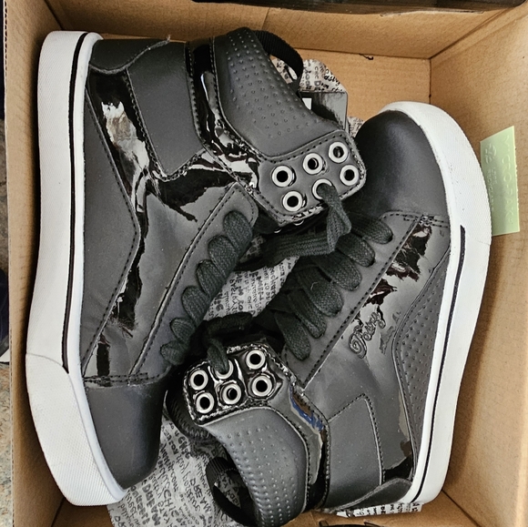 Kid's size 1 dance shoes - Picture 6 of 8